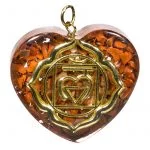 Orgoniet hanger eerste chakra hartvormig -- 4x4.2 cm