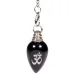 Pendel OHM gepolijste zwarte agaat -- 16 g; 4 cm