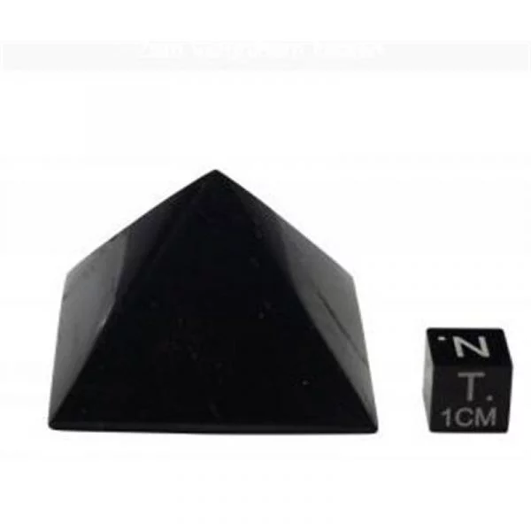 Shungiet piramide -- 4x4 cm