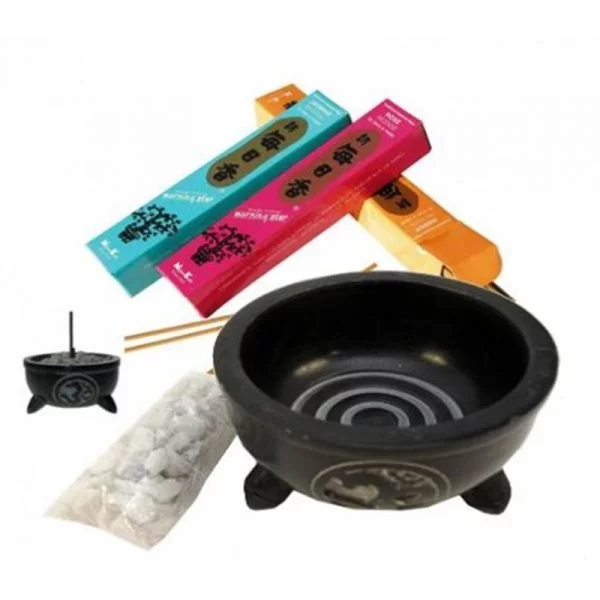 Wierookbakje zwart zeepsteen Ohm + witte steentjes -- 10x6 c