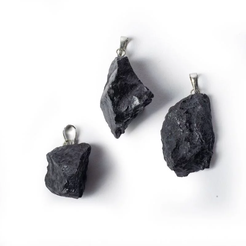 71069 Shungiet ruw edelsteenhanger -- ±3-4.5cm - Afbeelding 1