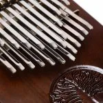 Hluru Kalimba 24 toetsen notenhout met Levensboom -  20 cm x 14 cm x 5 cm - Afbeelding 6