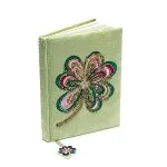 Notitieboek fluweel groen met klavertje vier -  20 cm x 15 cm