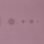 Yogi & Yogini Premium TPE yogamat Bloem des Levens lila - 61 cm x 183 cm  x 0,5 cm - Afbeelding 3